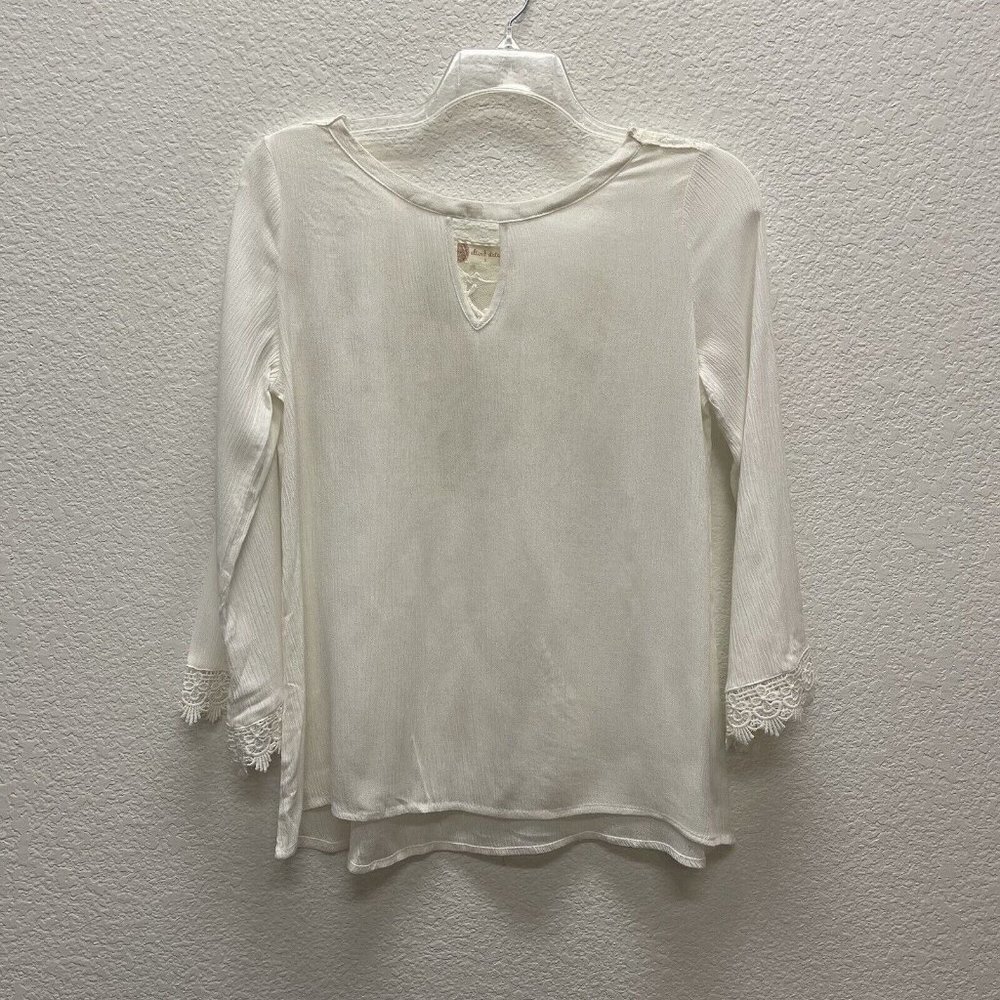 Altar'd State Womens Small S Lace Blouse  3/4 Sleeves Keyhole Neckline